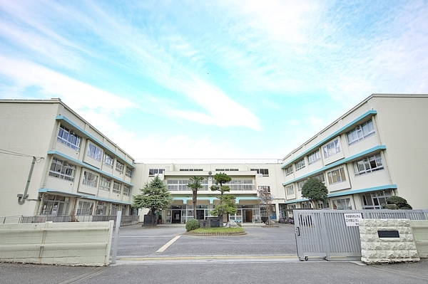 志木ニュータウン中央の森弐番街4号棟(志木市立志木第二中学校)