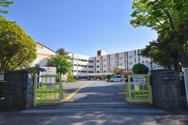 志木ニュータウン中央の森弐番街4号棟(志木市立志木第四小学校)