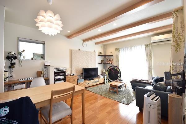 鶴ヶ島市脚折町3丁目の中古一戸建て(リビング)