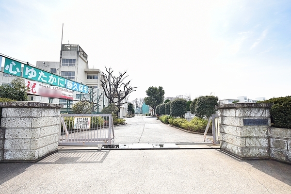 入間郡三芳町大字藤久保の中古一戸建て(三芳町立藤久保中学校)