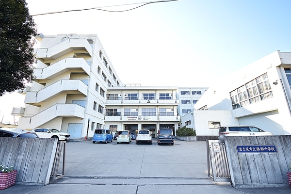 富士見市羽沢1丁目の中古一戸建て(富士見市立勝瀬中学校)