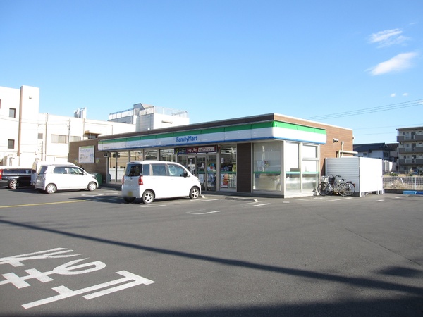 ストークマンション川越(ファミリーマート川越砂新田四丁目店)