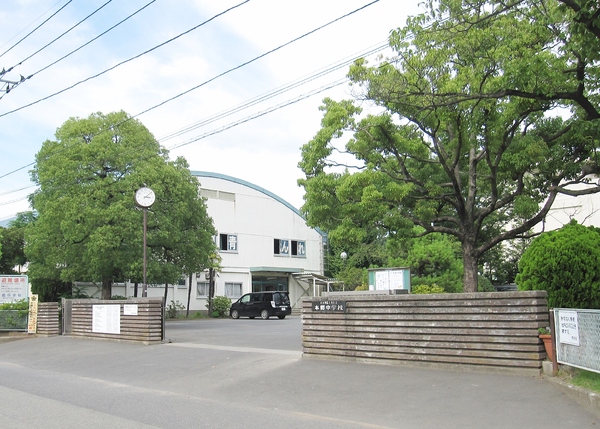 富士見市鶴馬３丁目の土地(富士見市立本郷中学校)