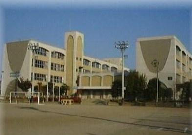 宇都宮市西川田本町３丁目の中古一戸建て(宇都宮市立若松原中学校)