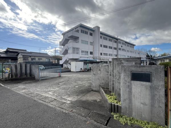 春日井市桃山町3丁目の土地(春日井市立西山小学校)