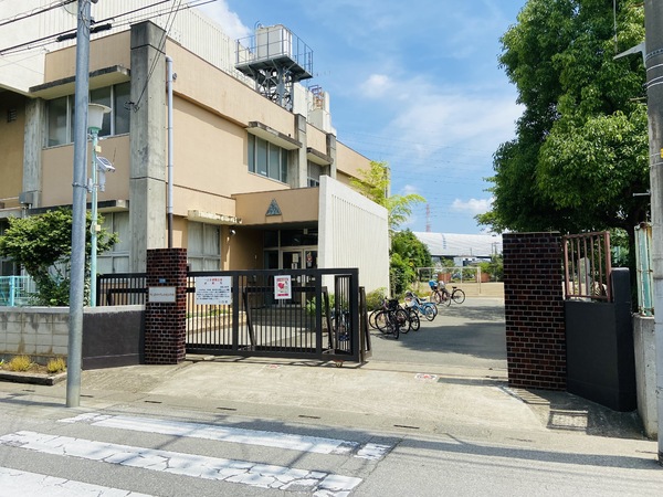 川口市大字小谷場の中古一戸建て(川口市立芝西小学校)