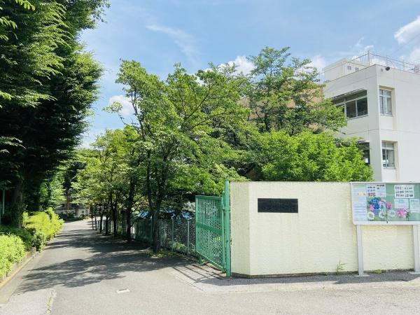 川口市大字小谷場の中古一戸建て(川口市立小谷場中学校)