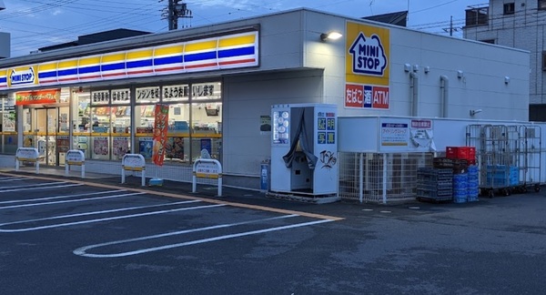 ルネ蕨２号館(ミニストップ蕨中央2丁目店)