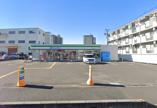 ルミナス八潮参番館(ファミリーマート草加瀬崎二丁目店)