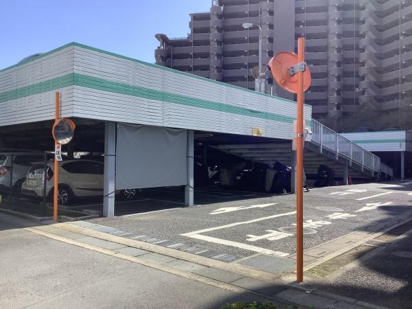 ルミナス八潮参番館(駐車場)