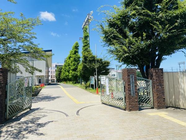 アーベントハイム戸田公園ANNEX(戸田市立新曽中学校)