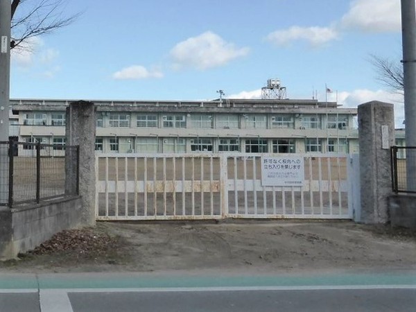 稲沢市梅須賀町東切の中古一戸建て(稲沢市立千代田中学校)