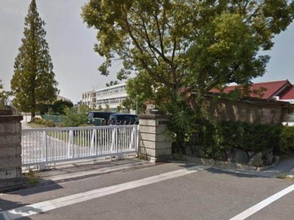 高浜市向山町1丁目1号棟(高浜市立高取小学校)