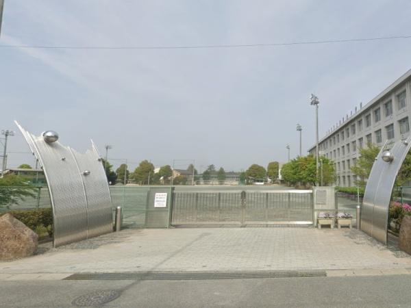 豊田市越戸町3期1号棟(豊田市立猿投台中学校)