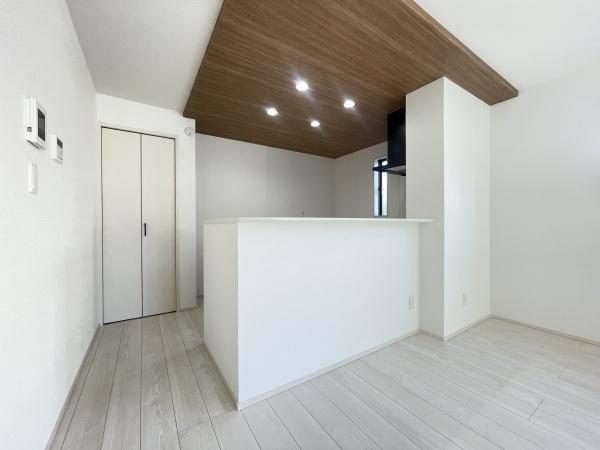みよし市三好町6期2棟2号棟