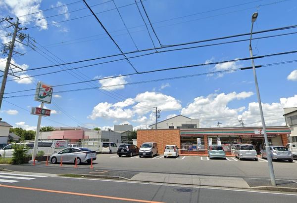 中川区服部2期　2号棟(セブンイレブン名古屋服部3丁目店)