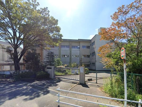 東郷町諸輪第72号棟(東郷町立諸輪小学校)