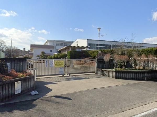 豊田市広川台小学校前1号棟(豊田市立広川台小学校)