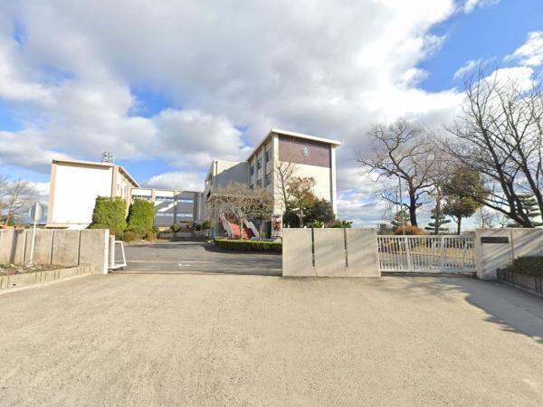 愛知郡東郷町白鳥3丁目1号棟(東郷町立高嶺小学校)