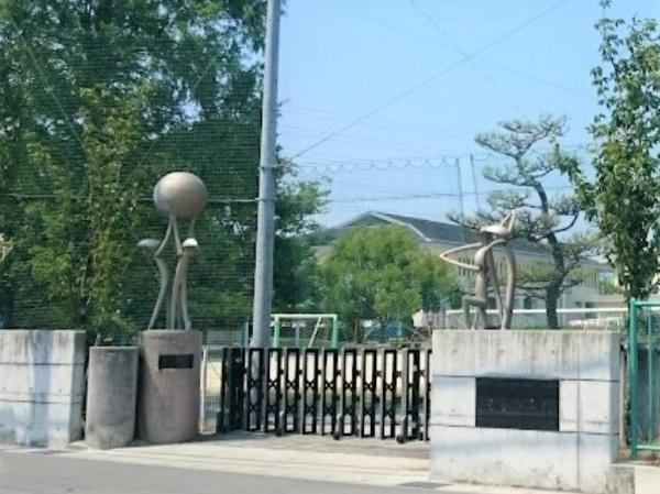 愛西市北一色町3期1号棟(愛西市立佐屋小学校)