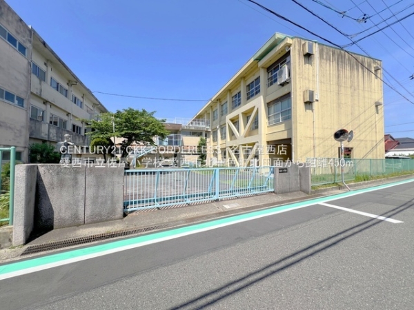 愛西市北一色町北田面1号棟(愛西市立佐屋小学校)