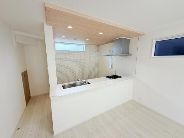愛西市渕高町四ノ割1号棟