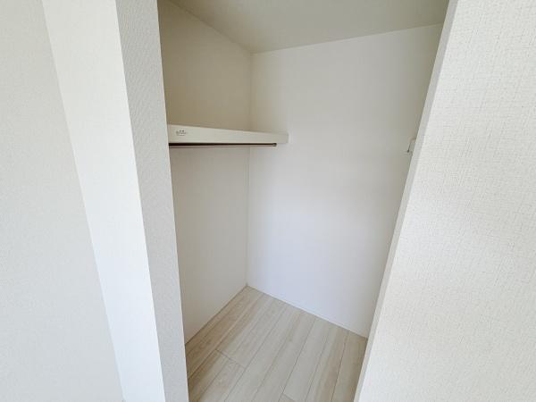 愛西市須依町01期1号棟