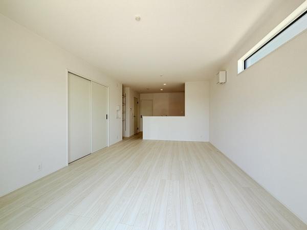 愛西市須依町01期1号棟