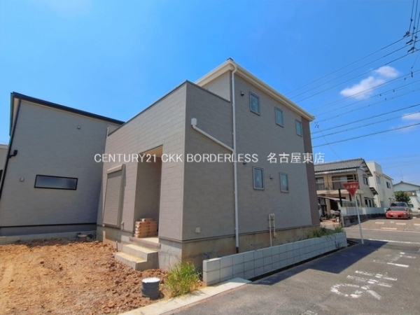 春日井市西高山町３丁目の新築一戸建