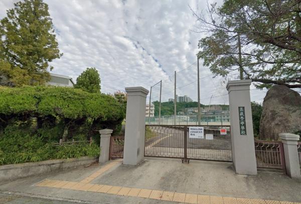 春日井市気噴町1丁目1号棟(春日井市立高蔵寺中学校)