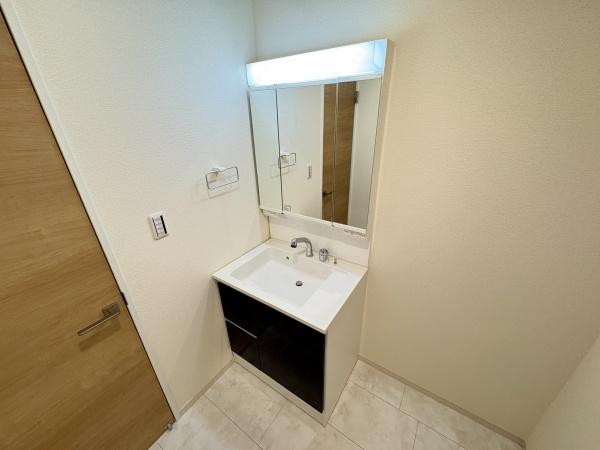 北名古屋市鍜冶ケ一色西3号棟