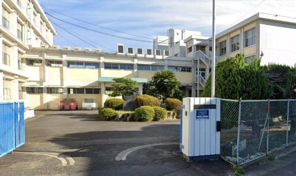 扶桑町斎藤2号棟(扶桑町立柏森小学校)