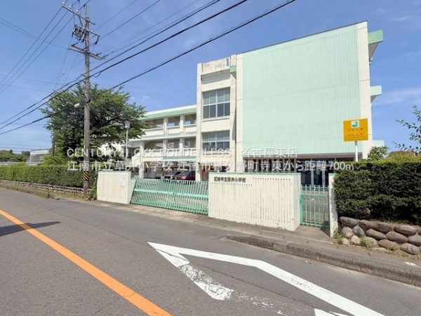 江南市村久野町寺東2号棟(江南市立草井小学校)