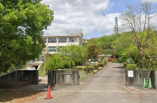 瀬戸市瘤木町第41号棟(瀬戸市立陶原小学校)
