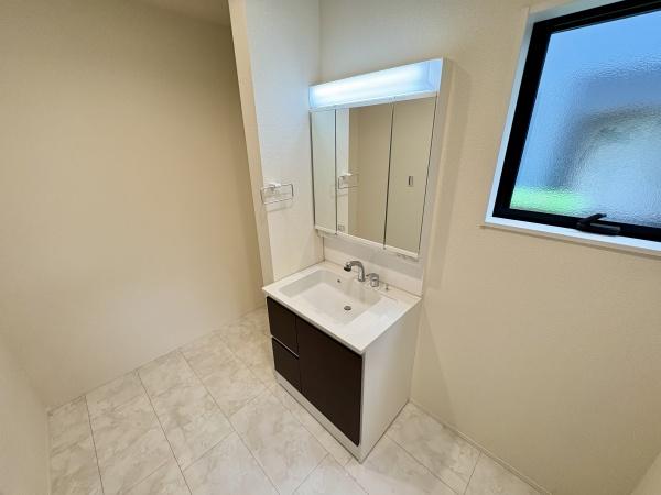 小牧市間々原新田1号棟(洗面台・洗面所)