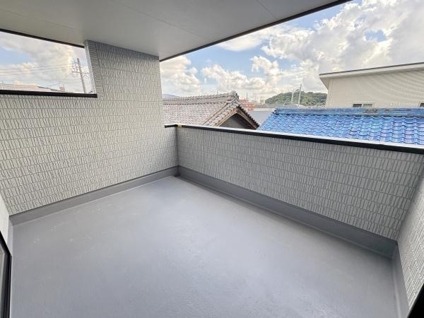 小牧市間々原新田1号棟(バルコニー)