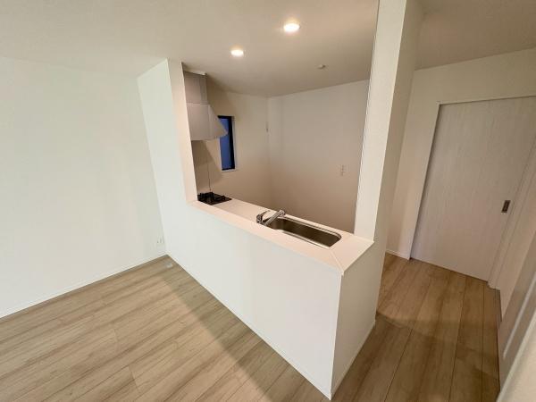 北名古屋市熊之庄山の前A号棟(キッチン)