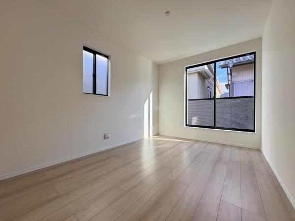 北名古屋市熊之庄山の前A号棟(洋室)