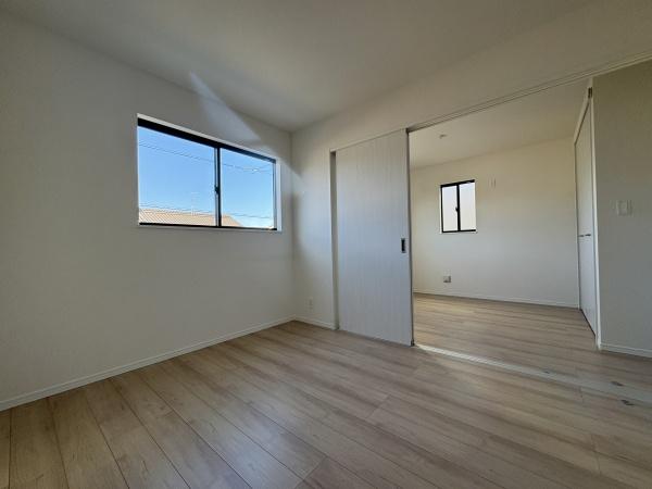 北名古屋市熊之庄山の前A号棟(洋室)