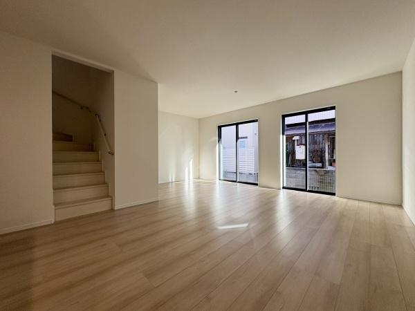 北名古屋市熊之庄山の前A号棟(リビング)