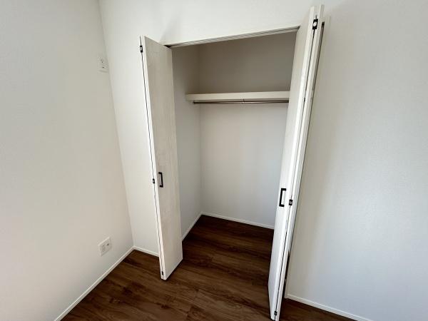 瀬戸市坂上町2棟2号棟
