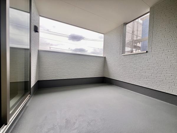 小牧市下末1期3号棟(バルコニー)