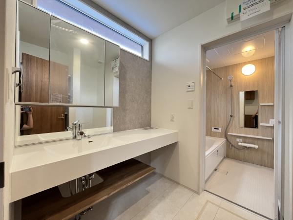 豊田市三軒町2丁目1号棟