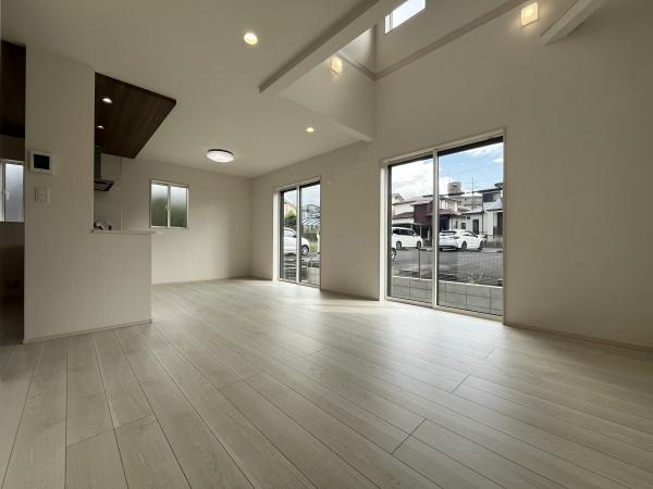 豊田市三軒町2丁目1号棟