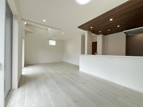 豊田市三軒町2丁目1号棟