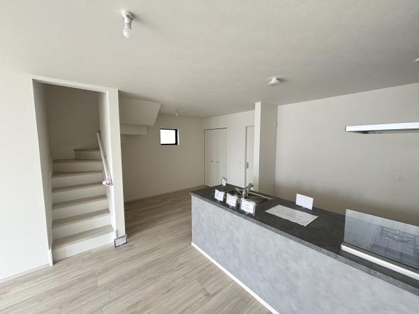 緑区浦里3期　新築分譲住宅　全3棟　2号棟