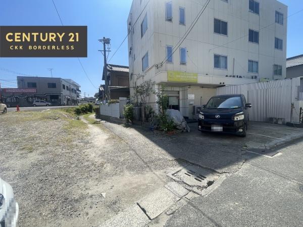 東海市富木島町　ビル