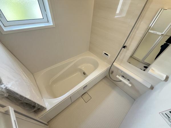 愛知郡東郷町白鳥3丁目1号棟(バス)