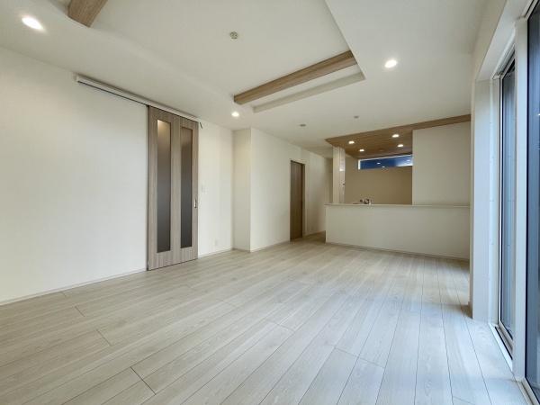 愛知郡東郷町白鳥3丁目1号棟(リビング)