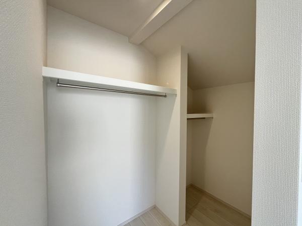 愛知郡東郷町白鳥3丁目1号棟(収納)